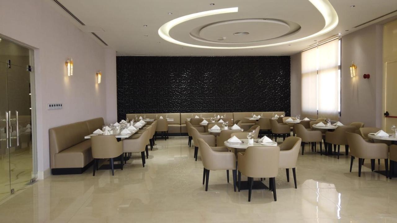 H Luxury Hotel Вади Муса Екстериор снимка